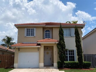 8749 SW 214th Ln, Cutler Bay, FL 33189