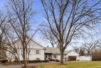 1283 Westmoor Trail, Winnetka, IL 60093