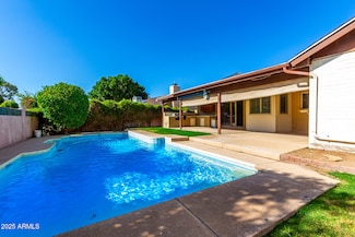 6608 S Willow Dr, Tempe, AZ 85283