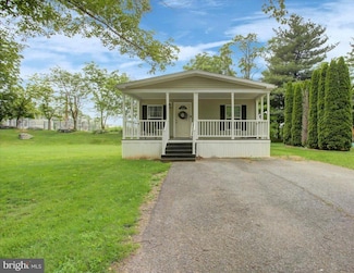 38 Colonial Cir, Shippensburg, PA 17257