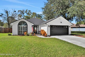 9966 Goshawk Dr E, Jacksonville, FL 32257