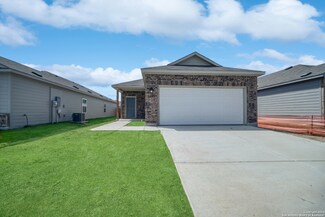 7622 Stud Dr, Elmendorf, TX 78112
