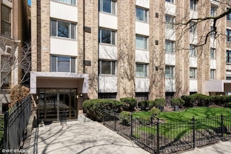 510 W Fullerton Pkwy Unit 202, Chicago, IL 60614