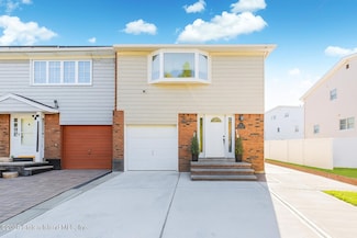 998 Arthur Kill Rd, Staten Island, NY 10312