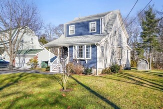 21 Woodlawn St, Randolph, MA 02368