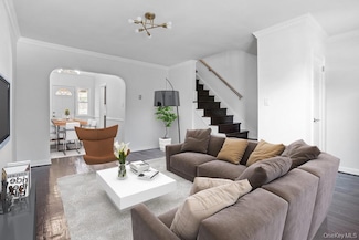 194-23 Station Rd, Flushing, NY 11358