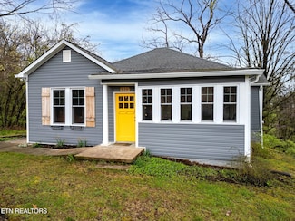 230 Hidell Rd, Knoxville, TN 37914