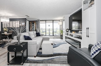55 River Rd Unit 8D, Manchester, NH 03104