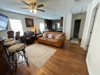 1729 Oakwood St, Haltom City, TX 76117