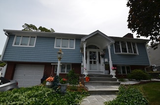 8 Brentwood Dr, Peabody, MA 01960