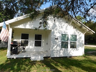 1117 Sycamore St, Navasota, TX 77868