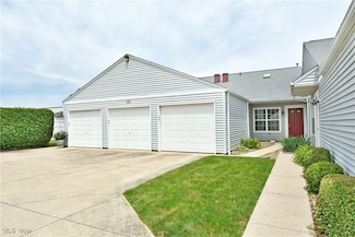 3406 Ivy Hill Cir Unit B, Cortland, OH 44410