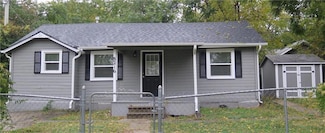 8216 Grand Ave, Kansas City, MO 64114