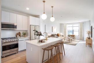 695 Merrick Ave Unit 327, Westbury, NY 11590