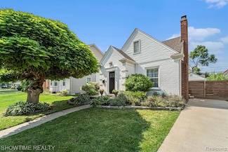 1206 Oxford Rd, Berkley, MI 48072