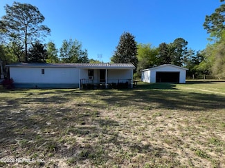 205 Lakeview Ct, Interlachen, FL 32148