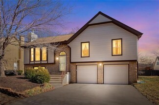 15221 Beverly St, Overland Park, KS 66223