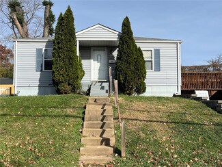 10413 Breckenridge Rd, Saint Ann, MO 63074