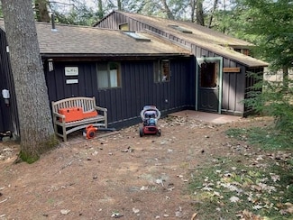 11 Laurel Glen Ln, Center Harbor, NH 03226