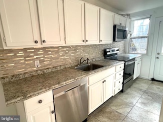 92 Springton Rd, Upper Darby, PA 19082