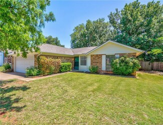 2516 Greenfield Dr, Edmond, OK 73012