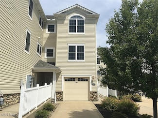 5239 Lake Dr N Unit 305, Ashtabula, OH 44004