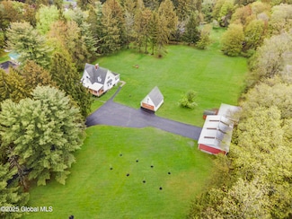 90 Baldwin Rd, Schenectady, NY 12302