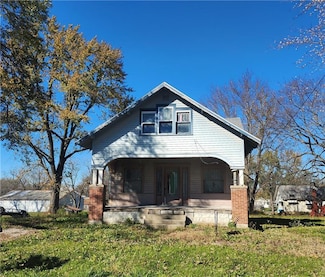 107 E 2nd St, Winston, MO 64689