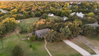 180 Highview Dr, Lewisville, TX 75077