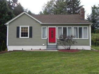 19 Eastview Rd, Averill Park, NY 12018