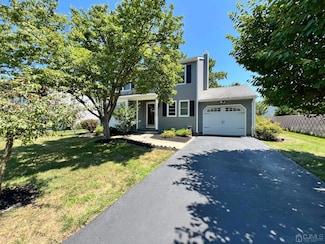 7 Rebecca Ct, Dayton, NJ 08810