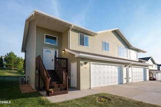 1003 Bremner Ave, Bismarck, ND 58503