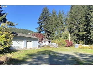 30 Winchuck River Rd, Brookings, OR 97415