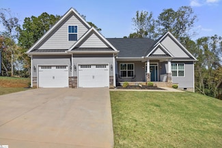 615 Forden Dr, Wellford, SC 29385