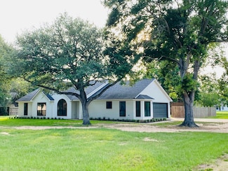 3907 Quail Cir, Sealy, TX 77474