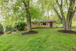 975 Adelmann Ave, Brookfield, WI 53045