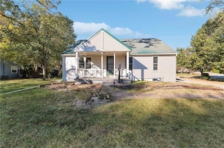 8120 Spring Valley Rd, Raytown, MO 64138