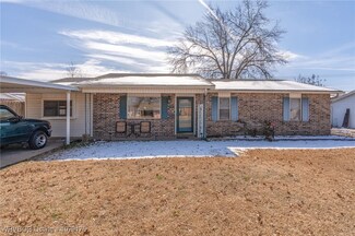 709 Angela Cir, Barling, AR 72923