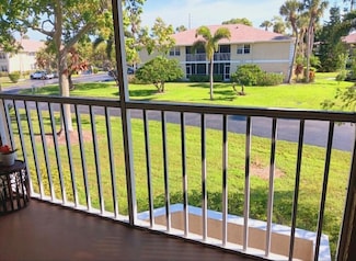 1537 SE Royal Green Cir Unit 202, Port Saint Lucie, FL 34952