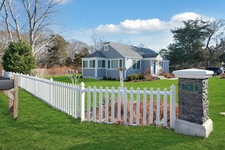 2360 Peconic Bay Blvd, Laurel, NY 11948