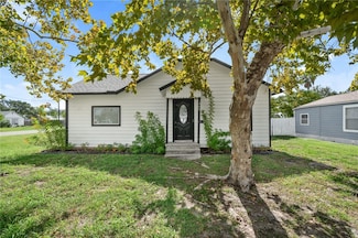 205 S 9th St, Aransas Pass, TX 78336
