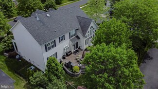 204 Cheswick Dr, North Wales, PA 19454