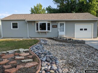 1245 Clark St, Thermopolis, WY 82443