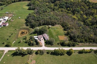 2226 Rustic Ave, Winterset, IA 50273