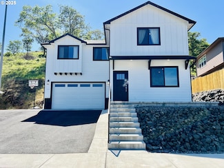 992 SE Golden Eagle Ave, Roseburg, OR 97470