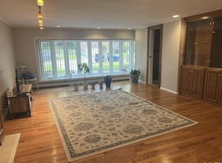 30 Michael Rd, Syosset, NY 11791