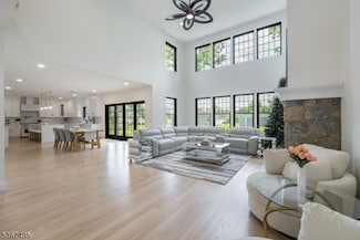 2 Buckingham Rd, Lincoln Park, NJ 07035