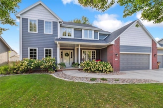 946 11th Ave SE, Altoona, IA 50009