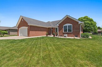 4229 S Amber Ct, New Palestine, IN 46163