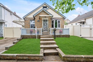 175-39 Underhill Ave, Flushing, NY 11365